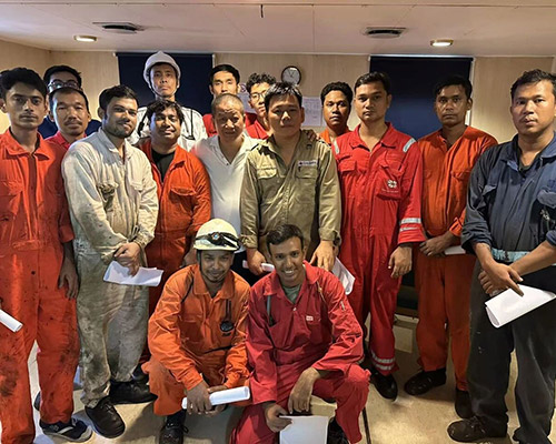 情系船員暖人心，共筑安全保運(yùn)營(yíng)|廈門華洋海事有限公司開(kāi)展訪船慰問(wèn)活動(dòng)